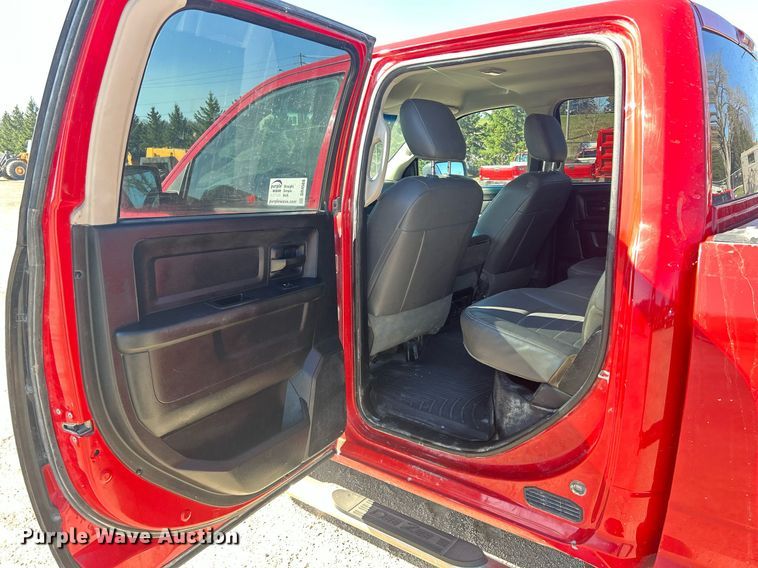 image for item DR4568 2014 Dodge Ram 2500HD  Crew Cab pickup truck