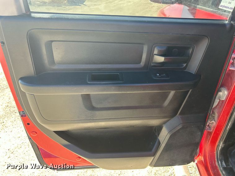 image for item DR4568 2014 Dodge Ram 2500HD  Crew Cab pickup truck