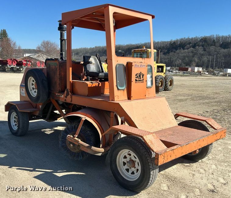 image for item DR4570 2004 Broce RJ350  broom