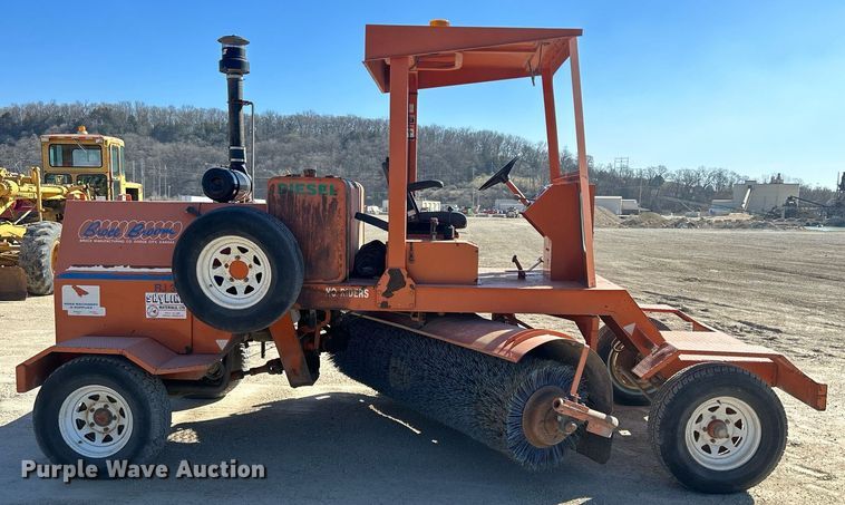 image for item DR4570 2004 Broce RJ350  broom