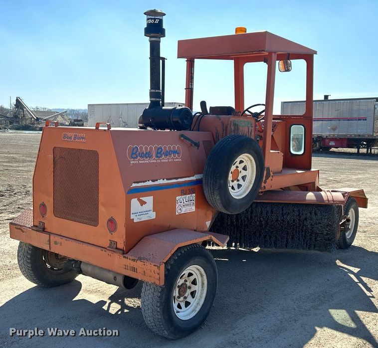 image for item DR4570 2004 Broce RJ350  broom