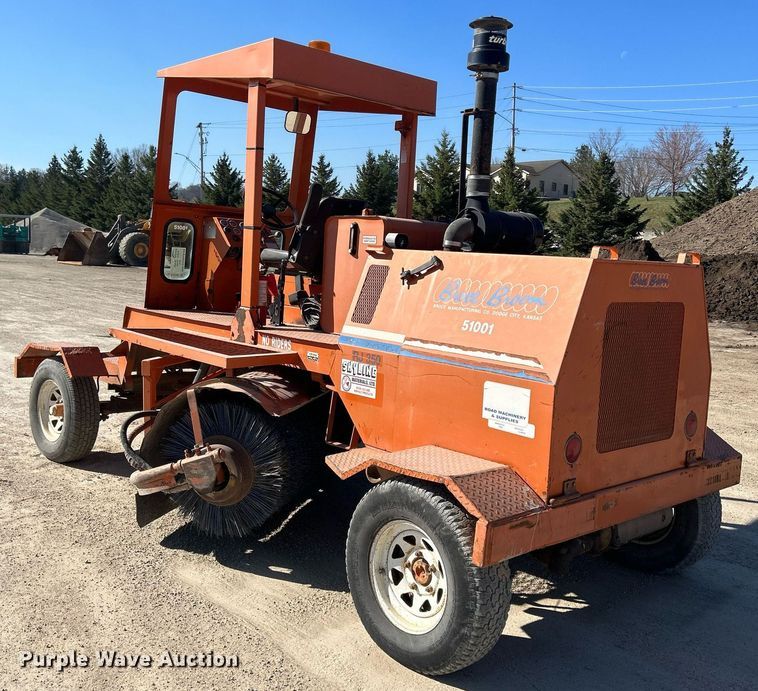 image for item DR4570 2004 Broce RJ350  broom