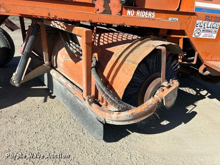 image for item DR4570 2004 Broce RJ350  broom