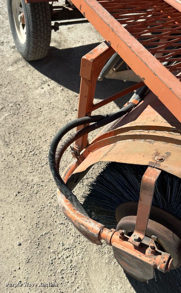 image for item DR4570 2004 Broce RJ350  broom