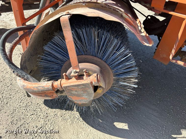 image for item DR4570 2004 Broce RJ350  broom