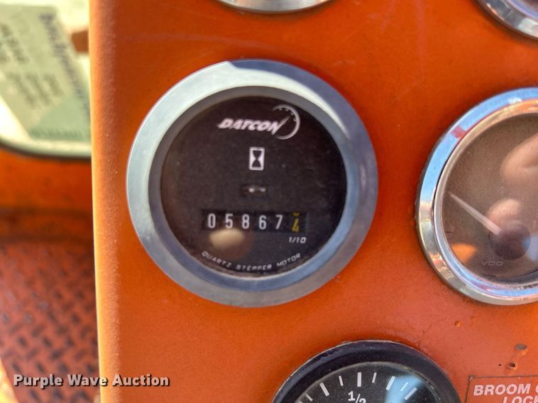 image for item DR4570 2004 Broce RJ350  broom