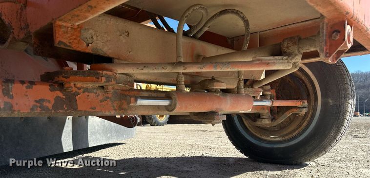 image for item DR4570 2004 Broce RJ350  broom