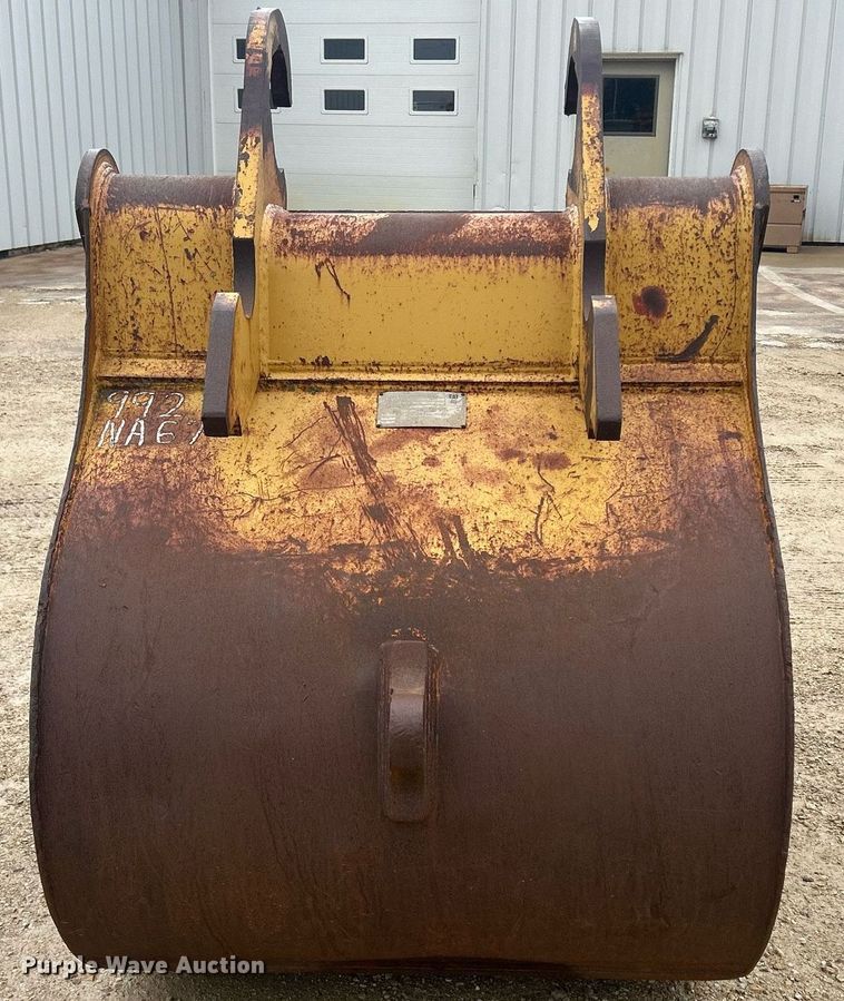 image for item DR4573 Caterpillar  44" W excavator bucket