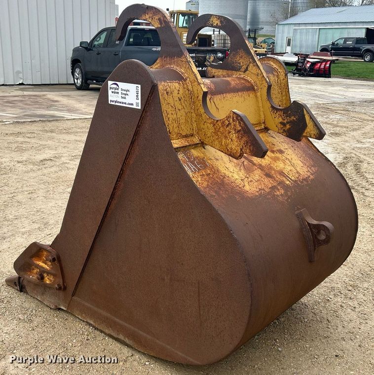 image for item DR4573 Caterpillar  44" W excavator bucket