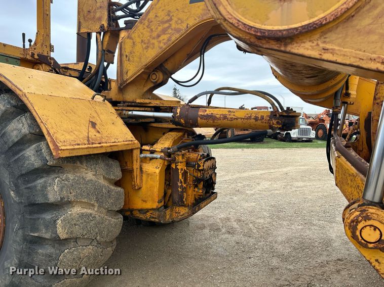 image for item DR4576 1976 Fiat-Allis 260B  elevating scraper