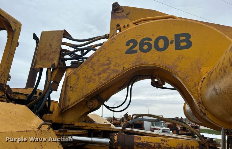 image for item DR4576 1976 Fiat-Allis 260B  elevating scraper