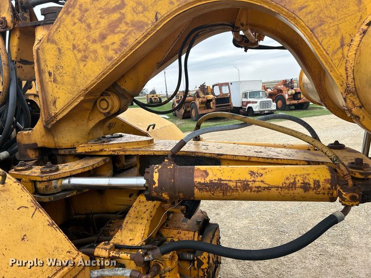 image for item DR4576 1976 Fiat-Allis 260B  elevating scraper