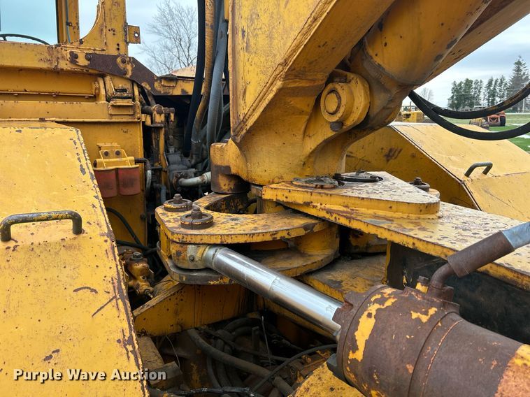 image for item DR4576 1976 Fiat-Allis 260B  elevating scraper