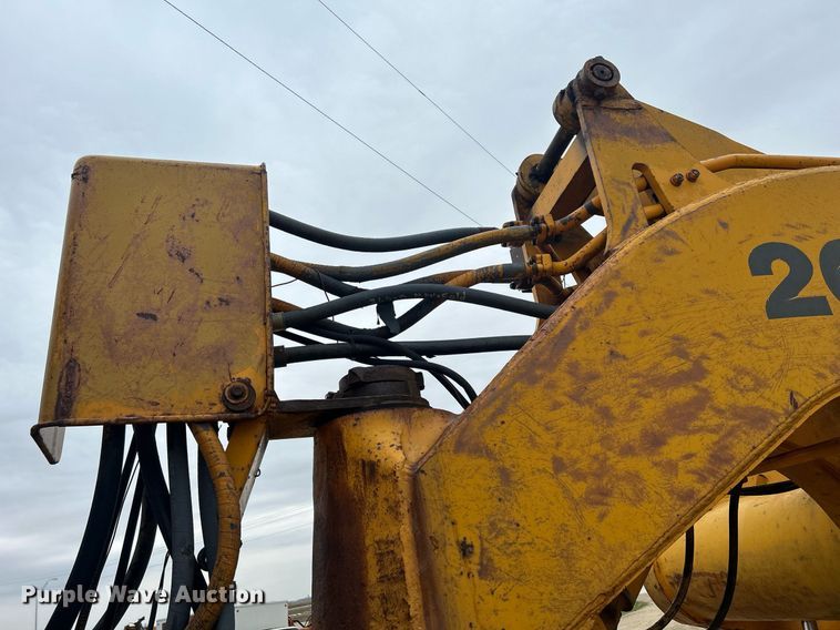 image for item DR4576 1976 Fiat-Allis 260B  elevating scraper