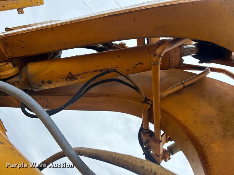 image for item DR4576 1976 Fiat-Allis 260B  elevating scraper