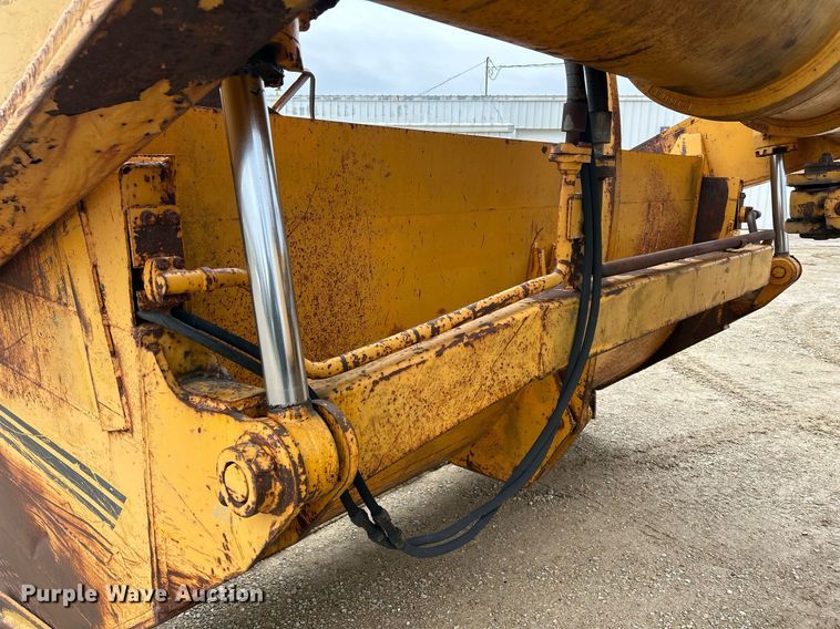 image for item DR4576 1976 Fiat-Allis 260B  elevating scraper