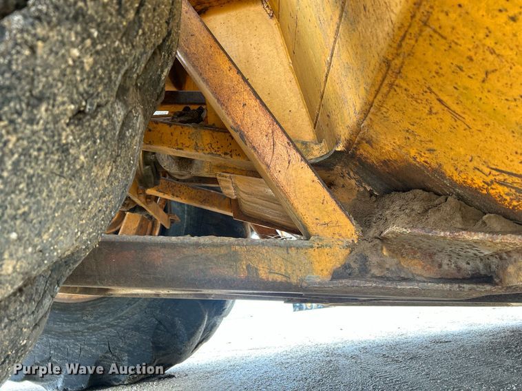 image for item DR4576 1976 Fiat-Allis 260B  elevating scraper