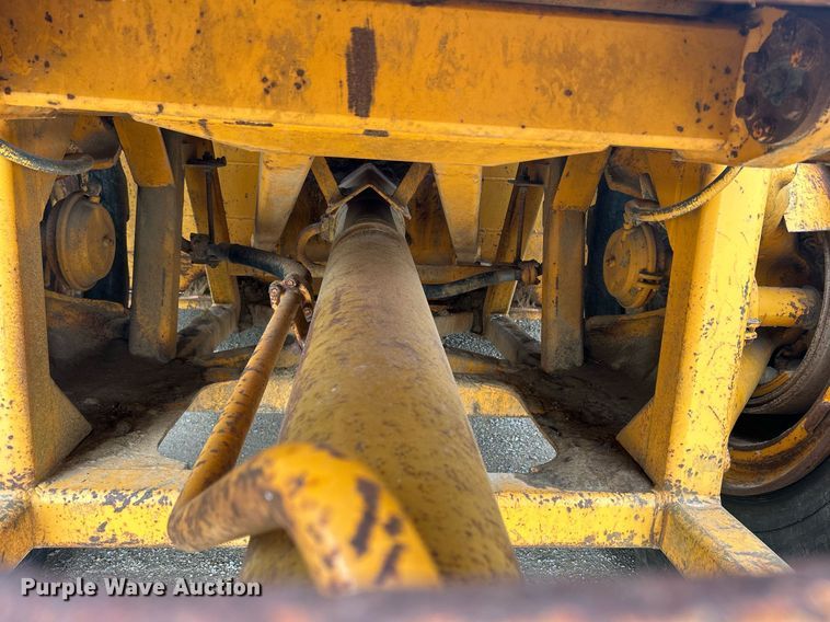 image for item DR4576 1976 Fiat-Allis 260B  elevating scraper