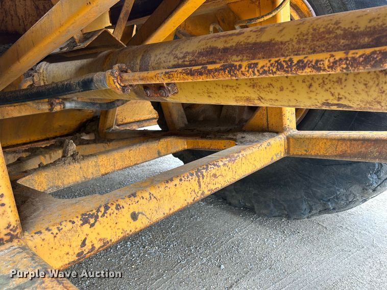 image for item DR4576 1976 Fiat-Allis 260B  elevating scraper