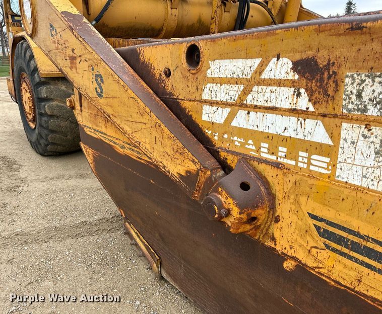 image for item DR4576 1976 Fiat-Allis 260B  elevating scraper