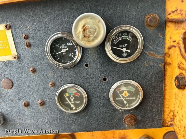 image for item DR4576 1976 Fiat-Allis 260B  elevating scraper