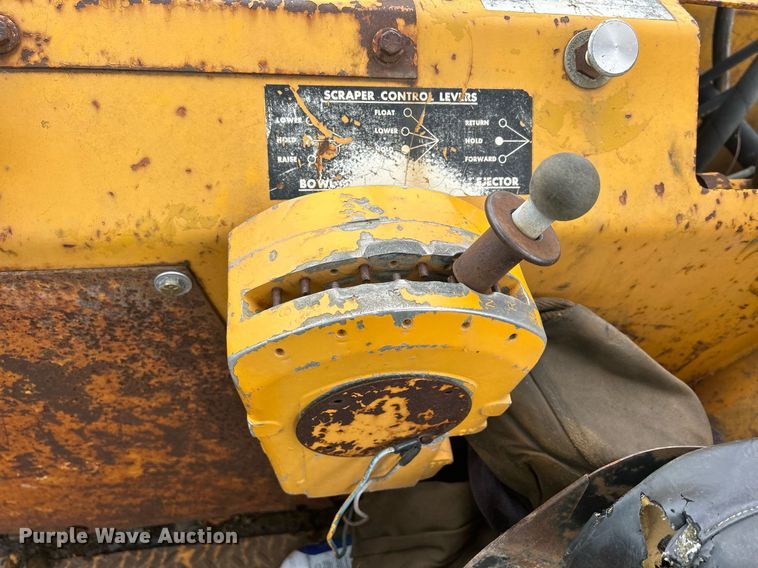 image for item DR4576 1976 Fiat-Allis 260B  elevating scraper