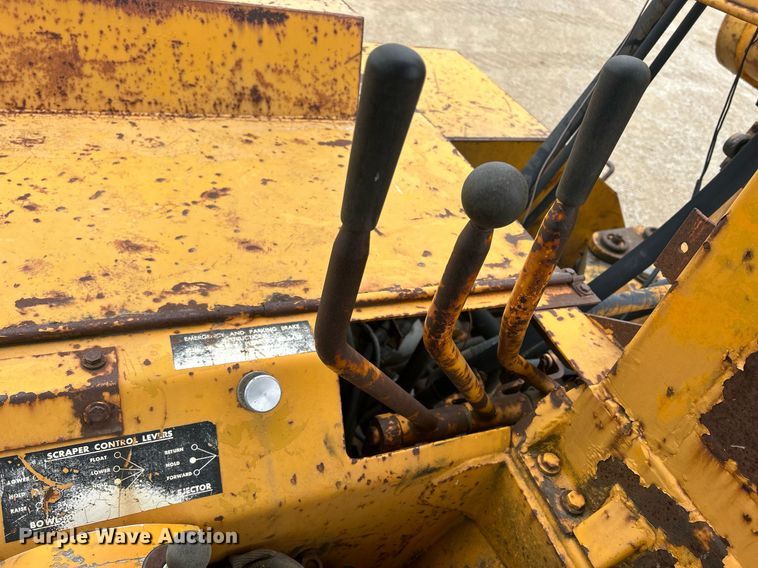 image for item DR4576 1976 Fiat-Allis 260B  elevating scraper