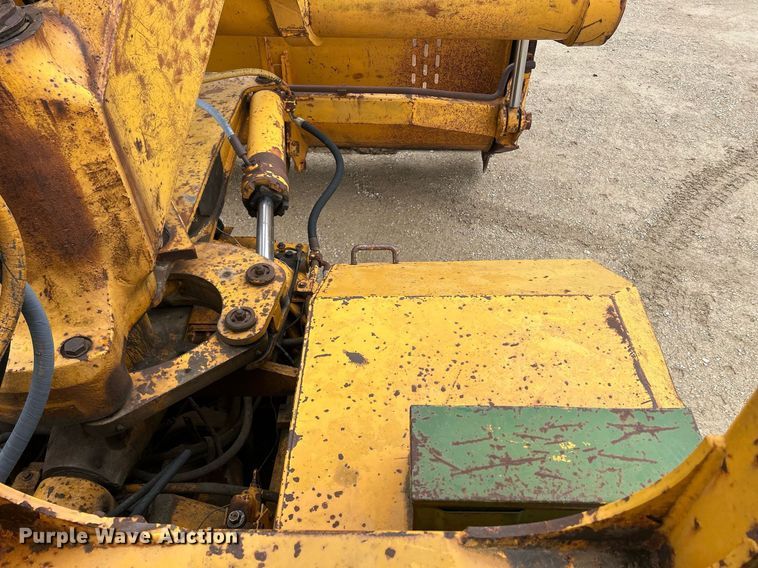 image for item DR4576 1976 Fiat-Allis 260B  elevating scraper