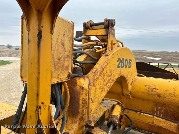 image for item DR4576 1976 Fiat-Allis 260B  elevating scraper