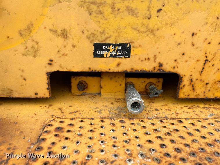 image for item DR4576 1976 Fiat-Allis 260B  elevating scraper