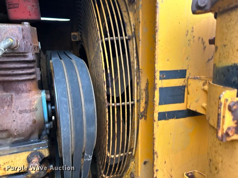 image for item DR4576 1976 Fiat-Allis 260B  elevating scraper