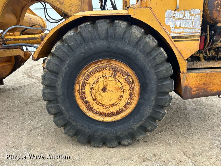 image for item DR4576 1976 Fiat-Allis 260B  elevating scraper