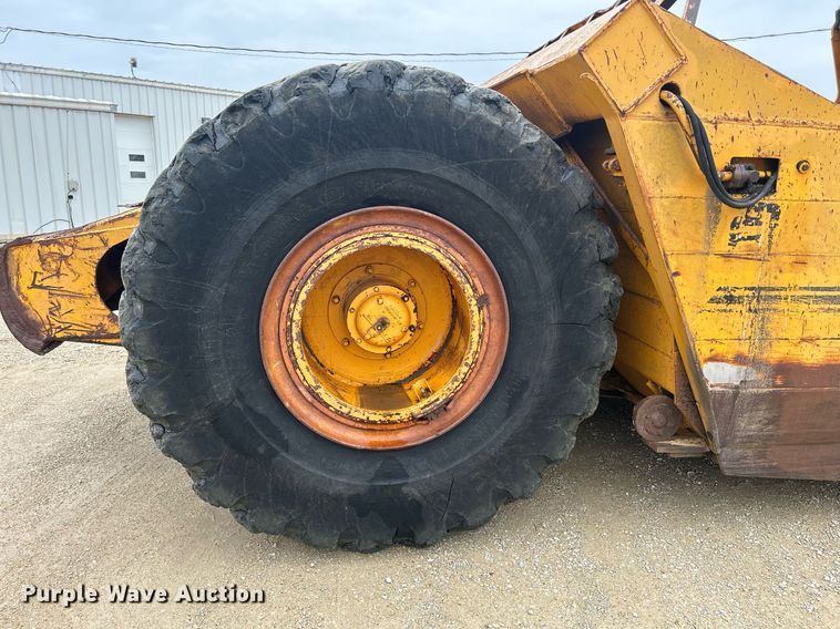 image for item DR4576 1976 Fiat-Allis 260B  elevating scraper