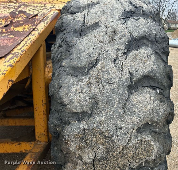 image for item DR4576 1976 Fiat-Allis 260B  elevating scraper