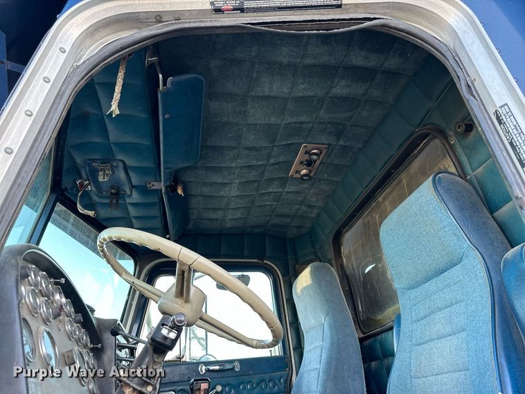 image for item DR5171 1984 Peterbilt 359  dump truck