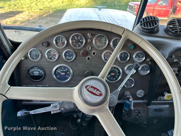 image for item DR5171 1984 Peterbilt 359  dump truck