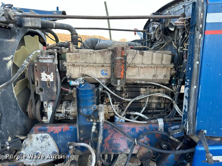 image for item DR5171 1984 Peterbilt 359  dump truck