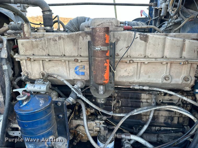 image for item DR5171 1984 Peterbilt 359  dump truck