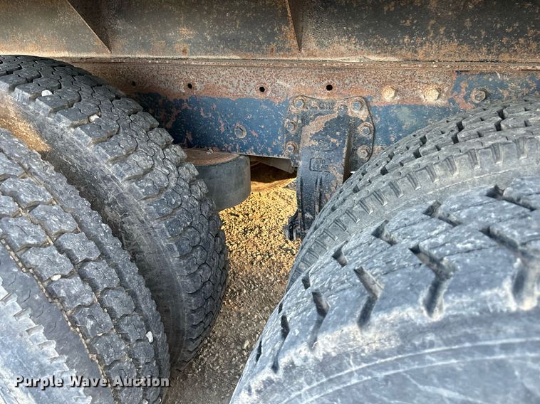 image for item DR5171 1984 Peterbilt 359  dump truck