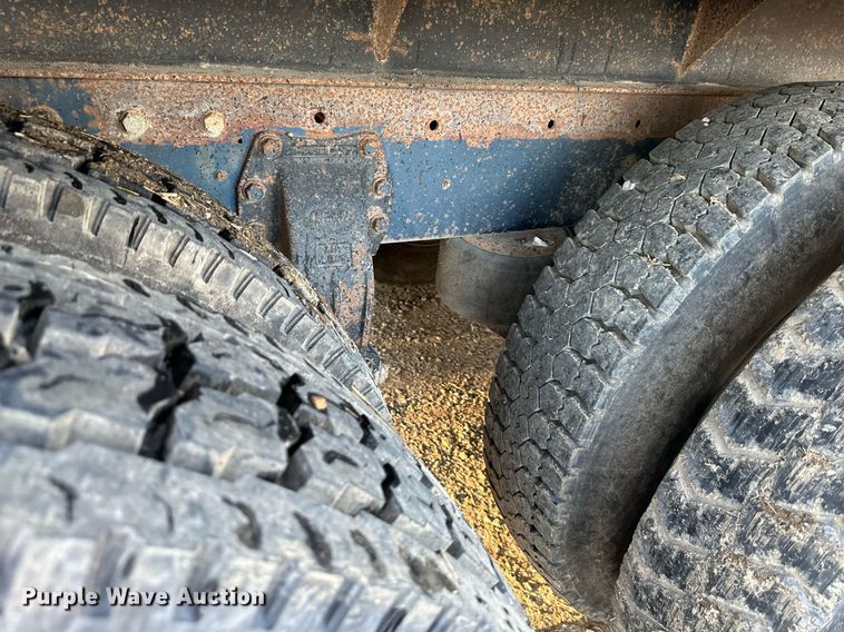 image for item DR5171 1984 Peterbilt 359  dump truck