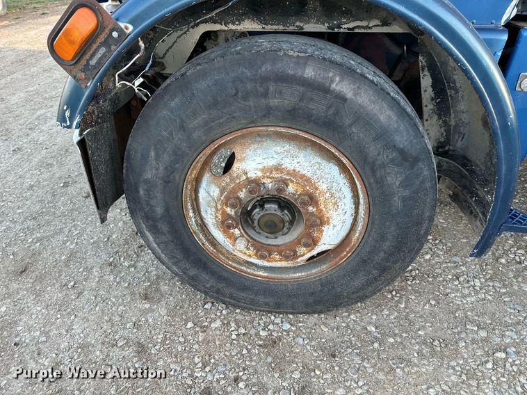 image for item DR5171 1984 Peterbilt 359  dump truck