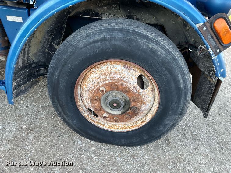 image for item DR5171 1984 Peterbilt 359  dump truck