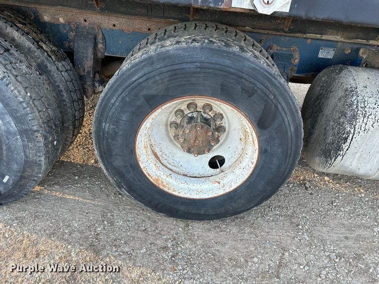 image for item DR5171 1984 Peterbilt 359  dump truck