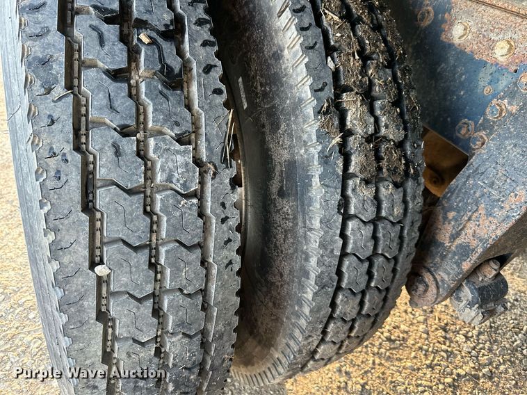 image for item DR5171 1984 Peterbilt 359  dump truck