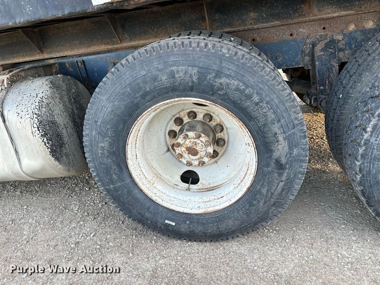 image for item DR5171 1984 Peterbilt 359  dump truck