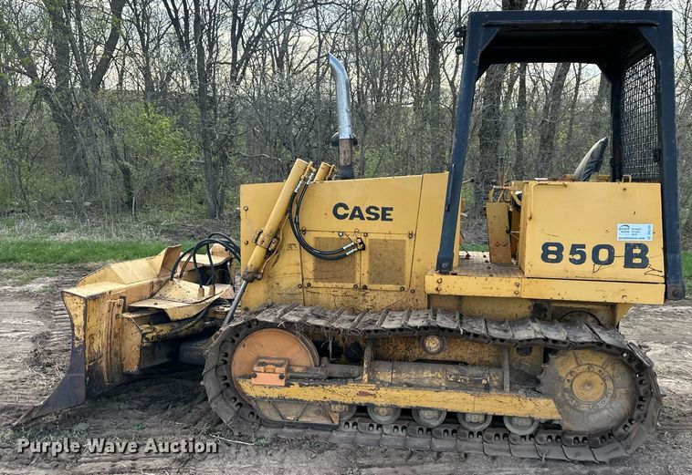 image for item DR5199 1980 Case 850B  dozer