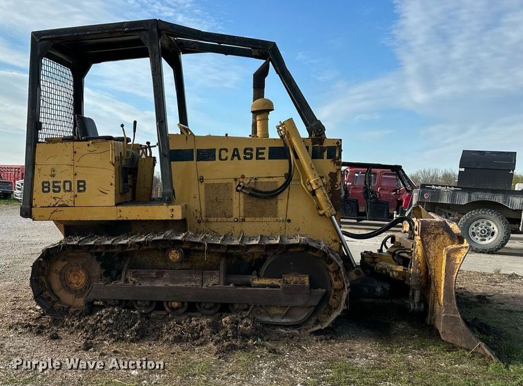 image for item DR5200 1980 Case 850B  dozer