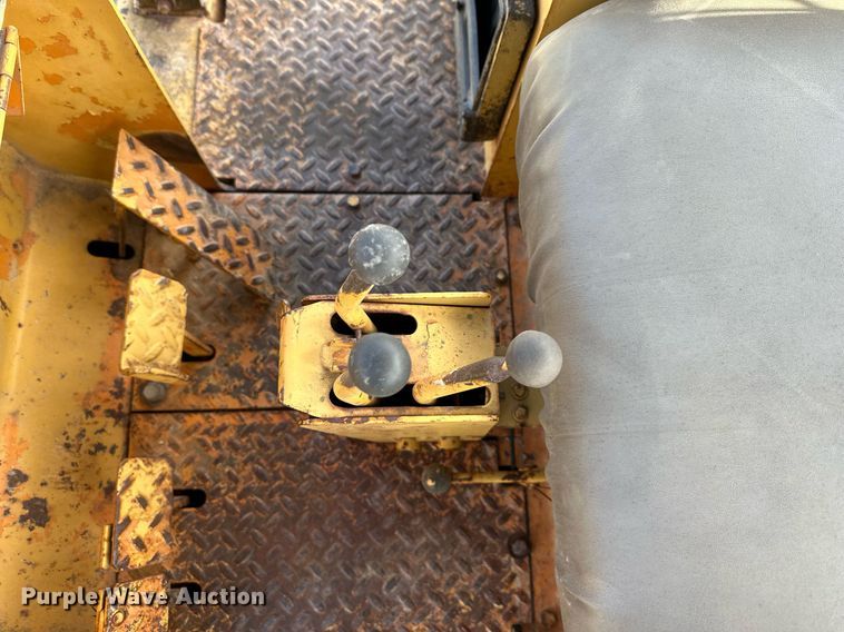 image for item DR5200 1980 Case 850B  dozer