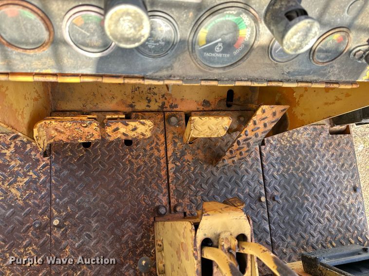 image for item DR5200 1980 Case 850B  dozer