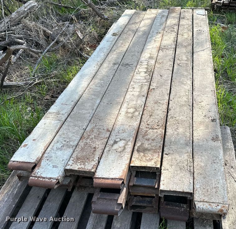 image for item DR5219 (28) 10'L x 6"H concrete forms